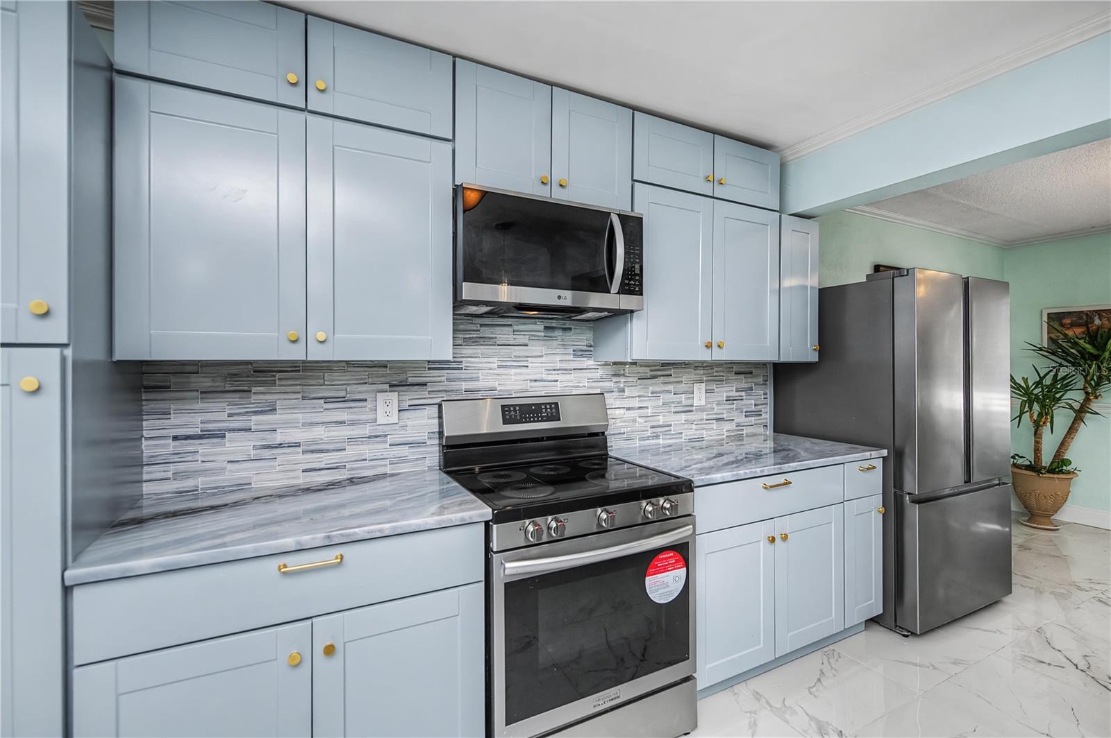 Image 32 of 77 For 1221 Bayshore Drive