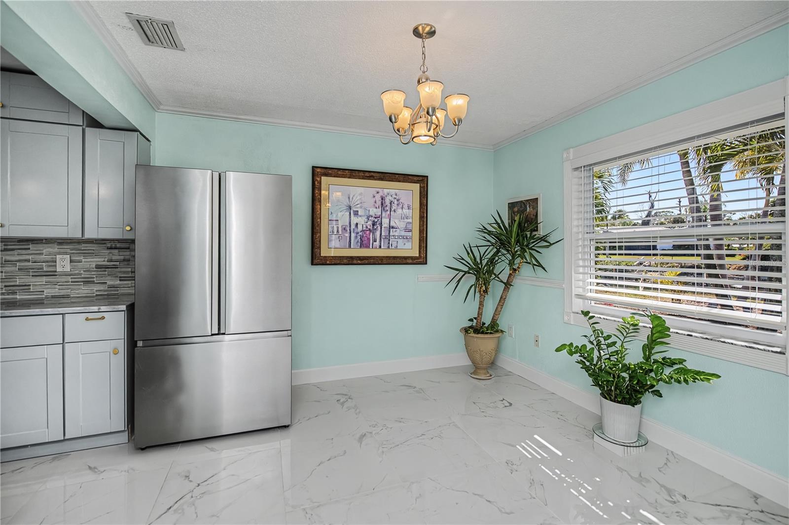 Image 36 of 77 For 1221 Bayshore Drive