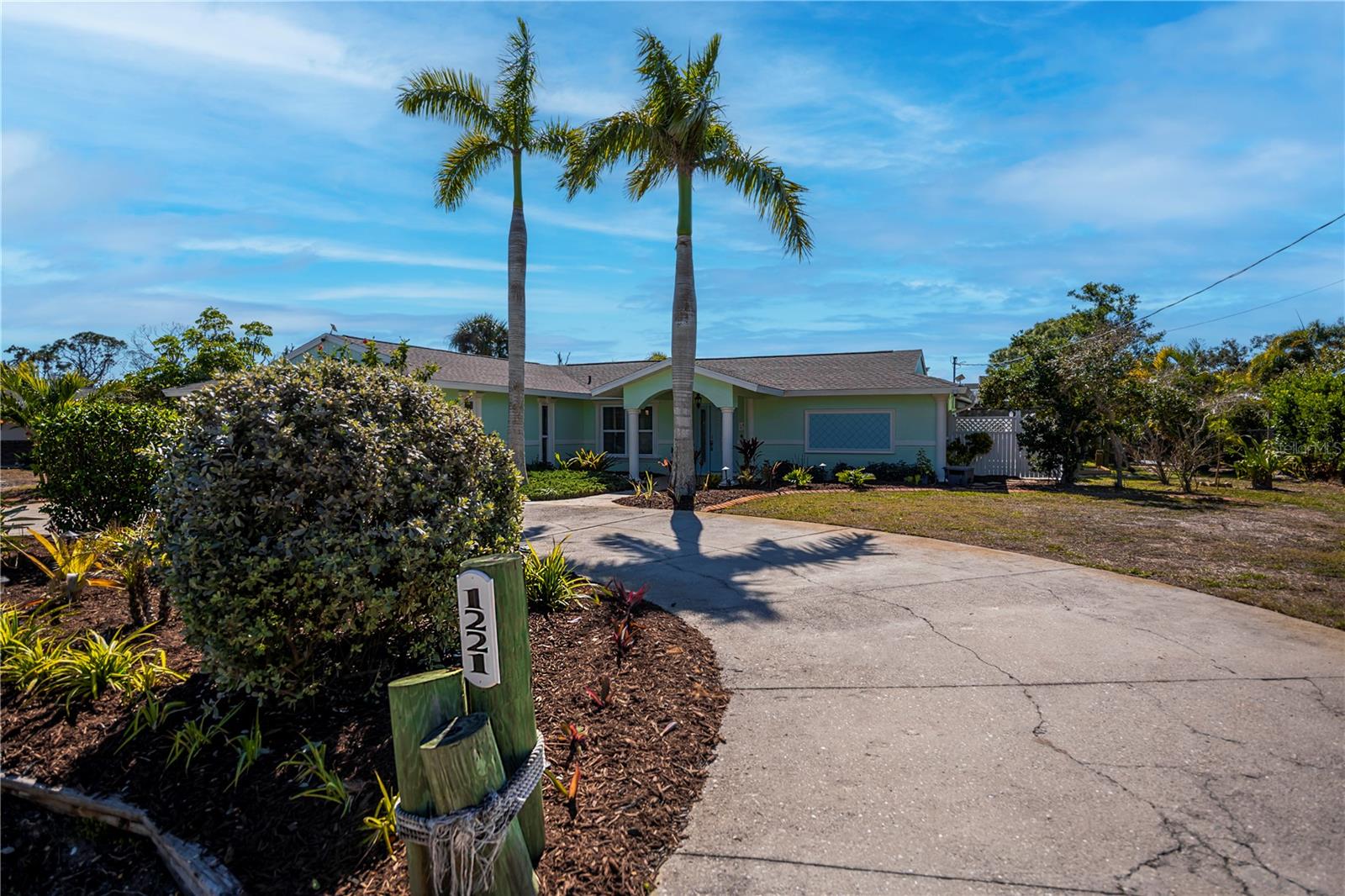 Image 54 of 77 For 1221 Bayshore Drive