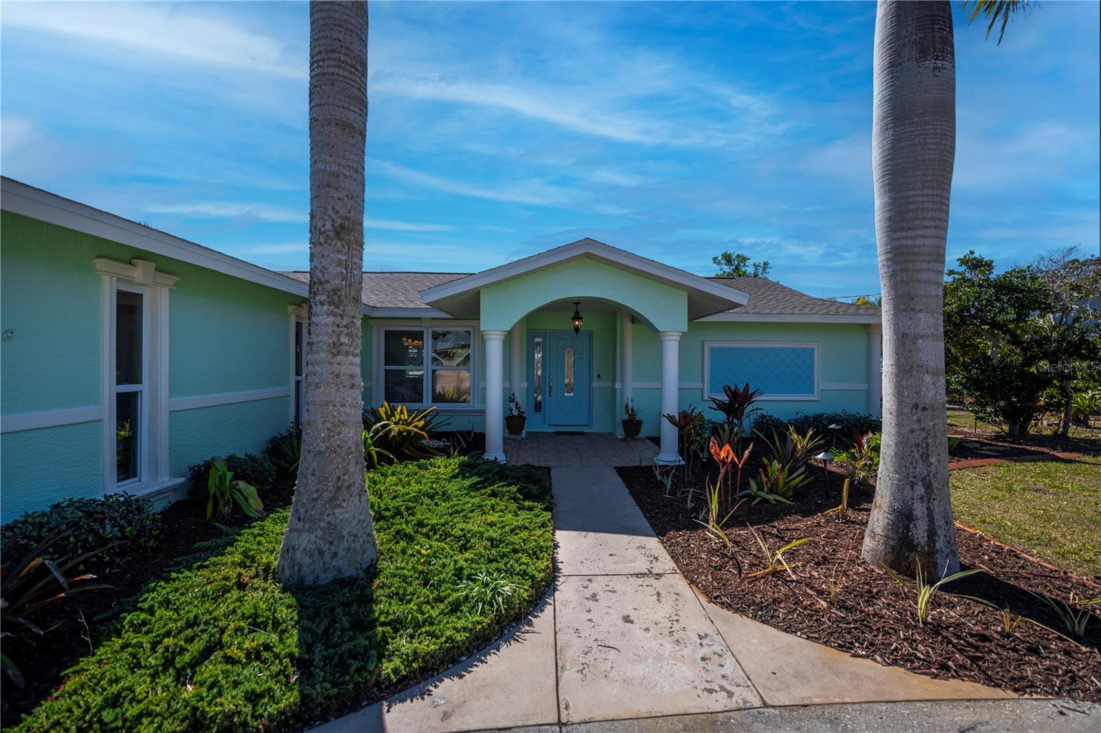 Image 7 of 77 For 1221 Bayshore Drive