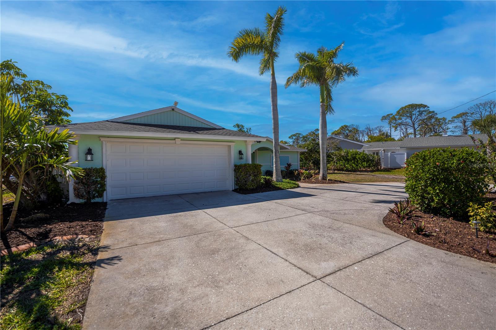 Image 8 of 77 For 1221 Bayshore Drive