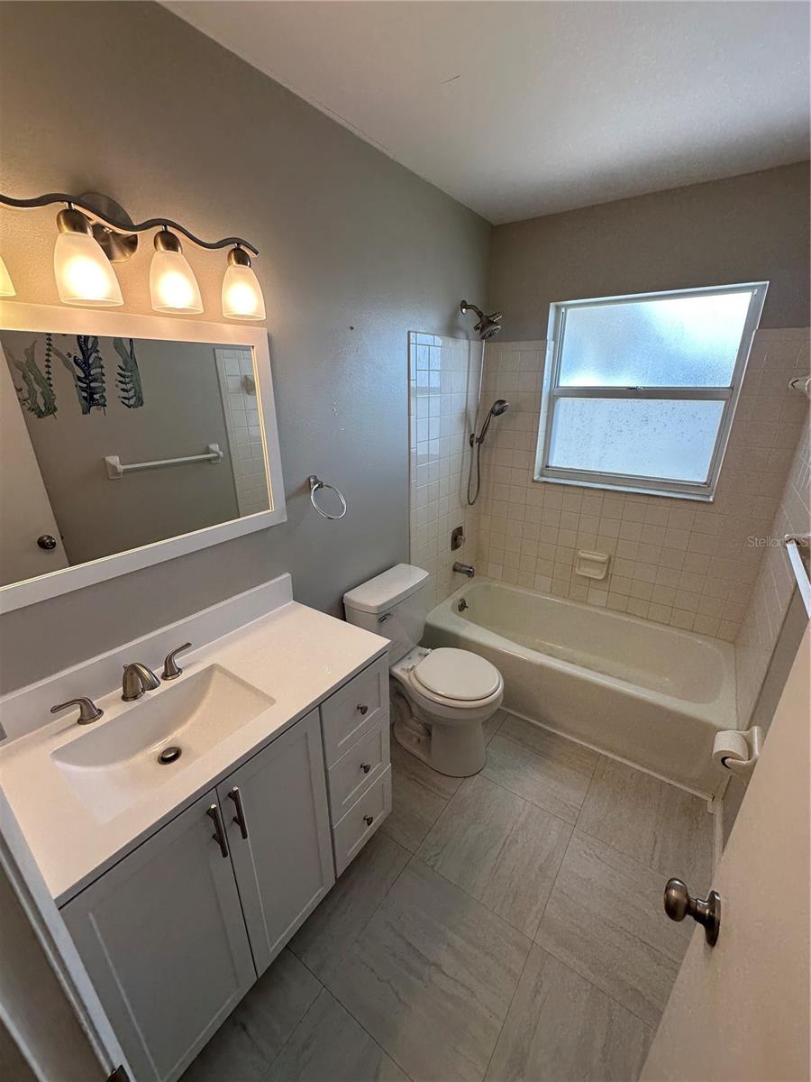 Image 11 of 12 For 1321 Washington Drive