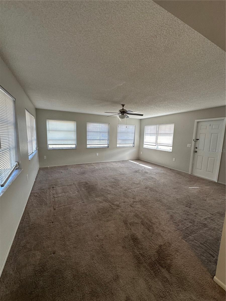 Image 7 of 12 For 1321 Washington Drive