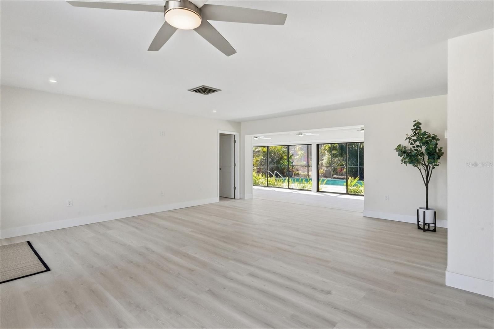 Image 10 of 40 For 3 Dover Drive