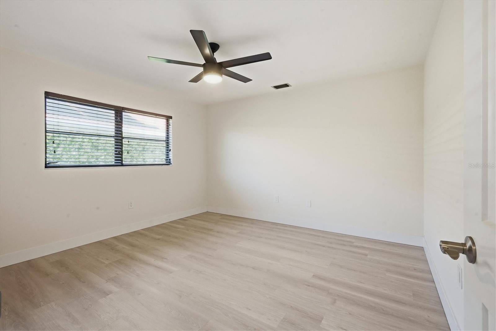 Image 15 of 40 For 3 Dover Drive