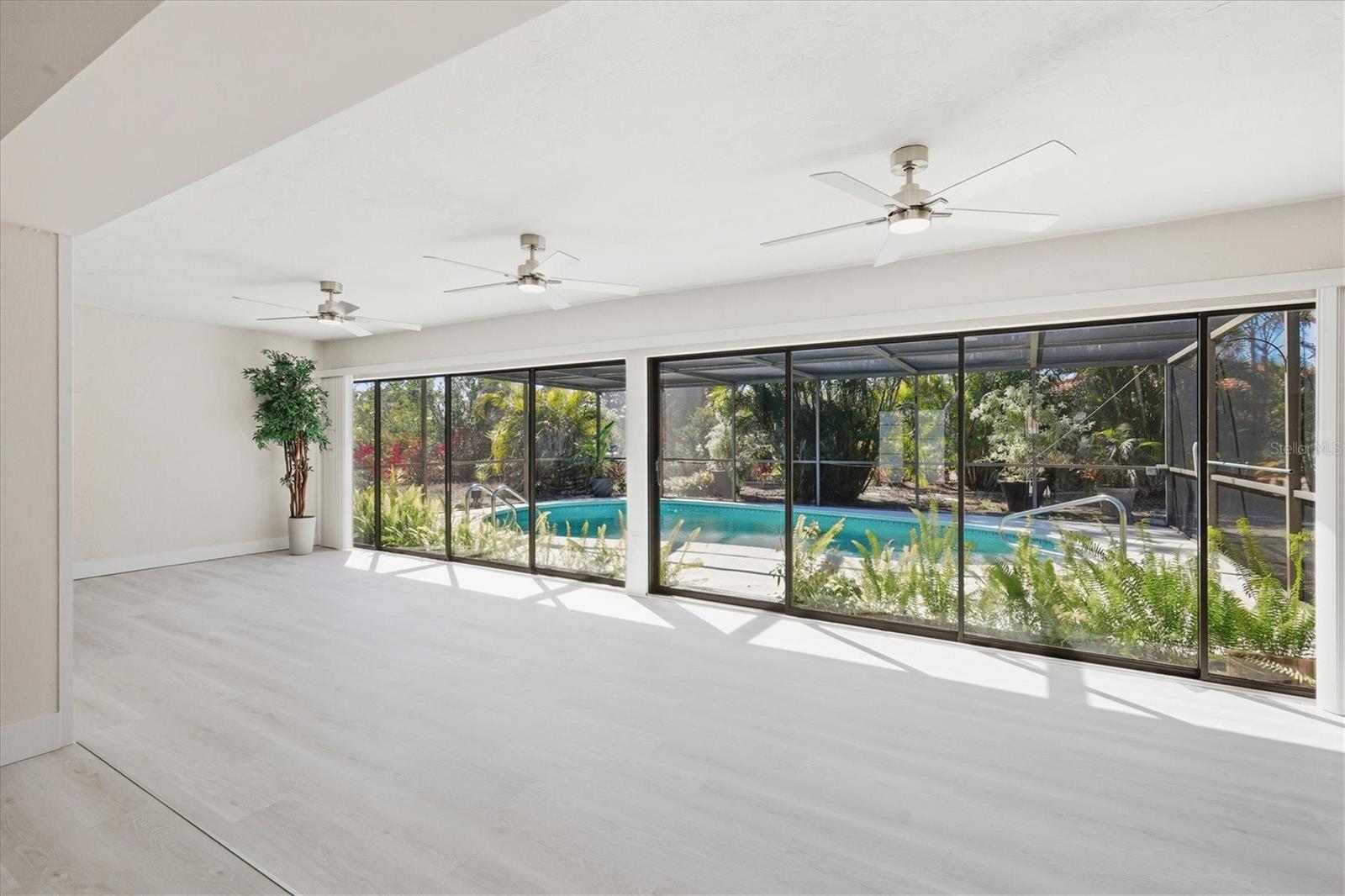 Image 19 of 40 For 3 Dover Drive