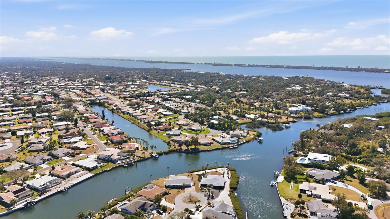 Image 32 of 40 For 3 Dover Drive