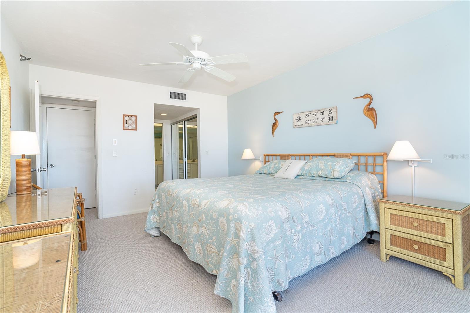 Image 23 of 37 For 7470 Palm Island Drive 2811