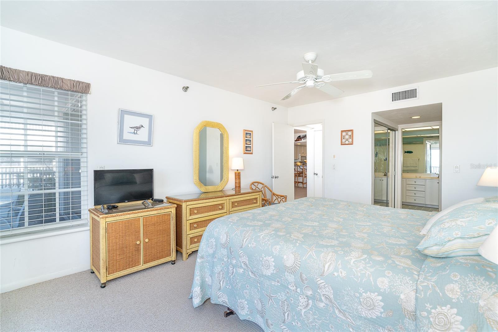 Image 24 of 37 For 7470 Palm Island Drive 2811