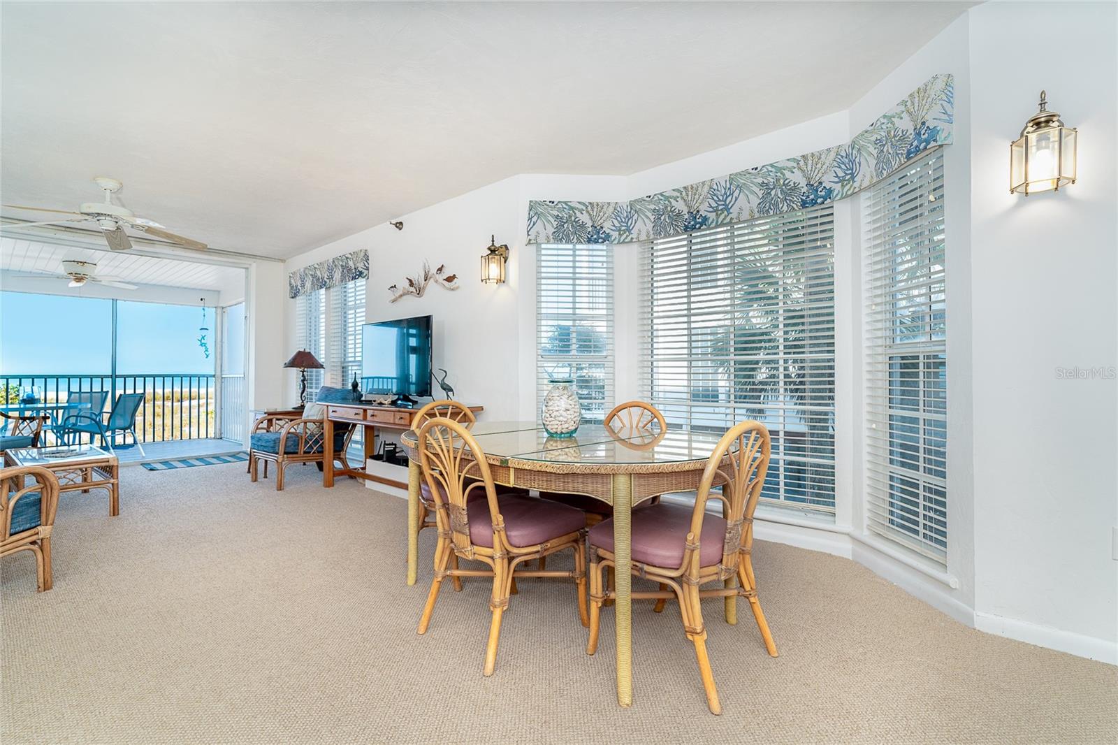 Image 6 of 37 For 7470 Palm Island Drive 2811