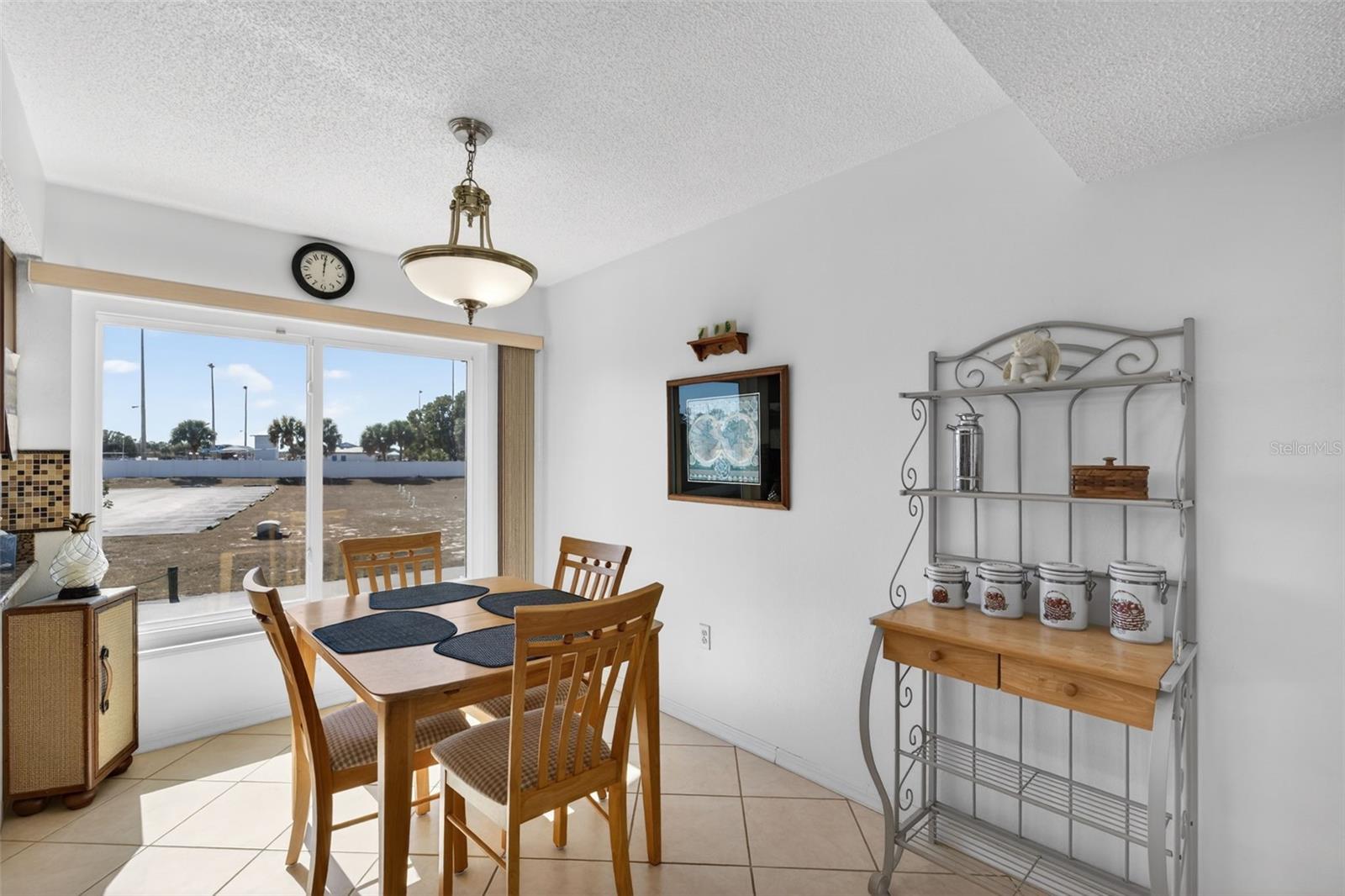 Image 12 of 34 For 6699 San Casa Drive L8