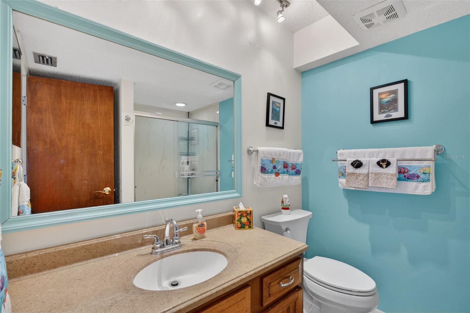 Image 16 of 34 For 6699 San Casa Drive L8