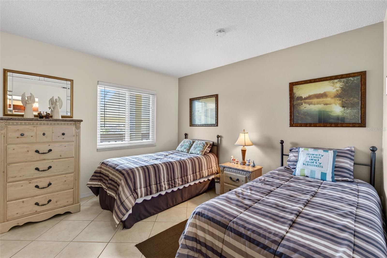 Image 17 of 34 For 6699 San Casa Drive L8