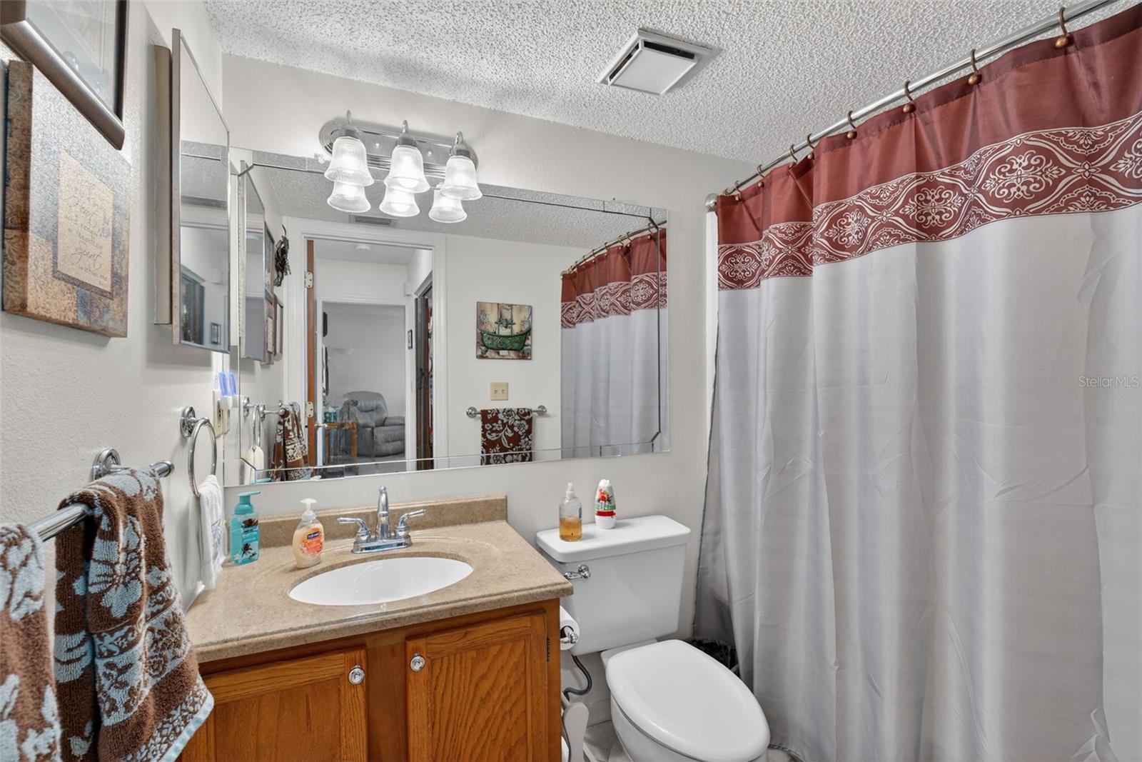 Image 19 of 34 For 6699 San Casa Drive L8