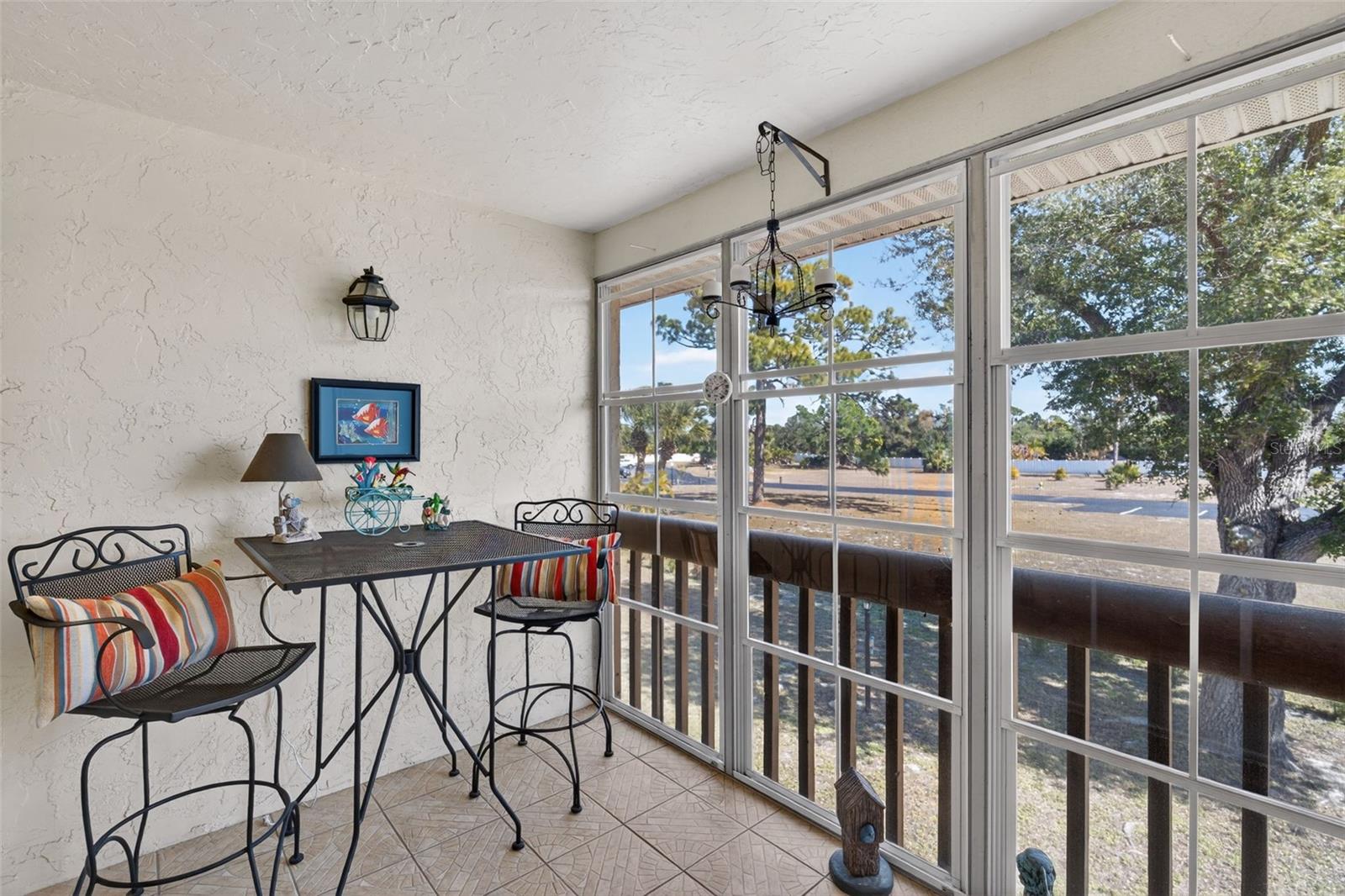 Image 21 of 34 For 6699 San Casa Drive L8