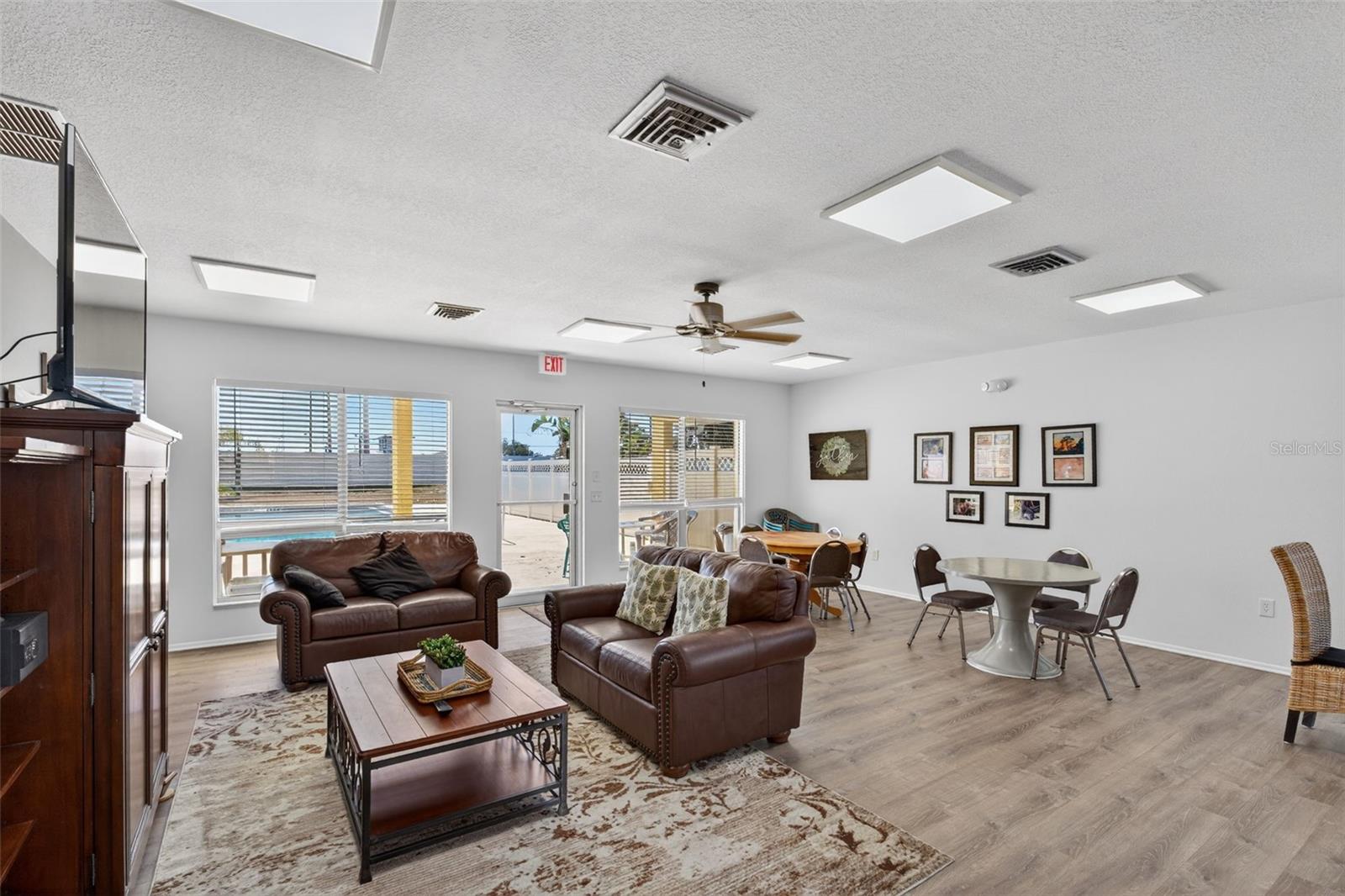 Image 23 of 34 For 6699 San Casa Drive L8