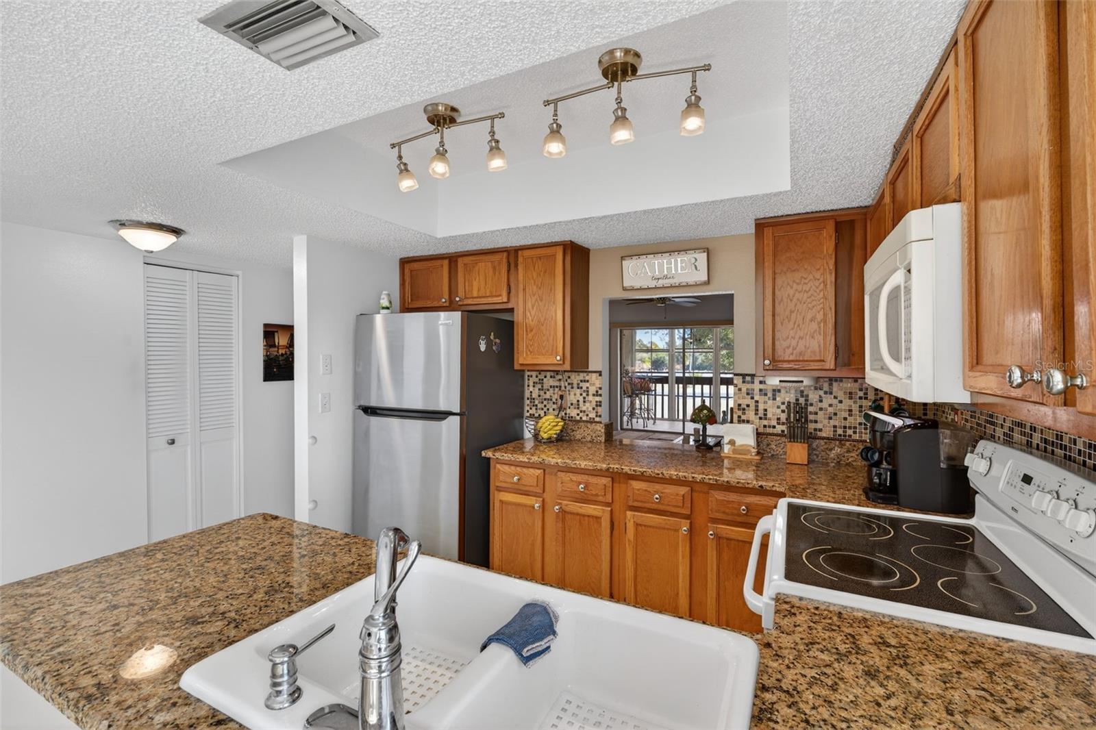 Image 7 of 34 For 6699 San Casa Drive L8