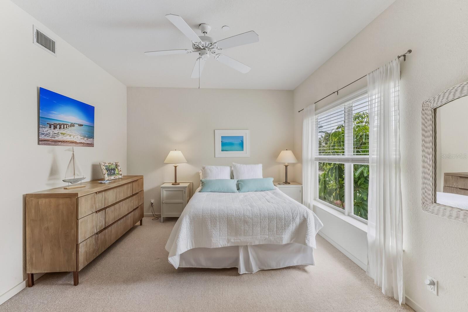 Image 10 of 39 For 809 Harbor Drive