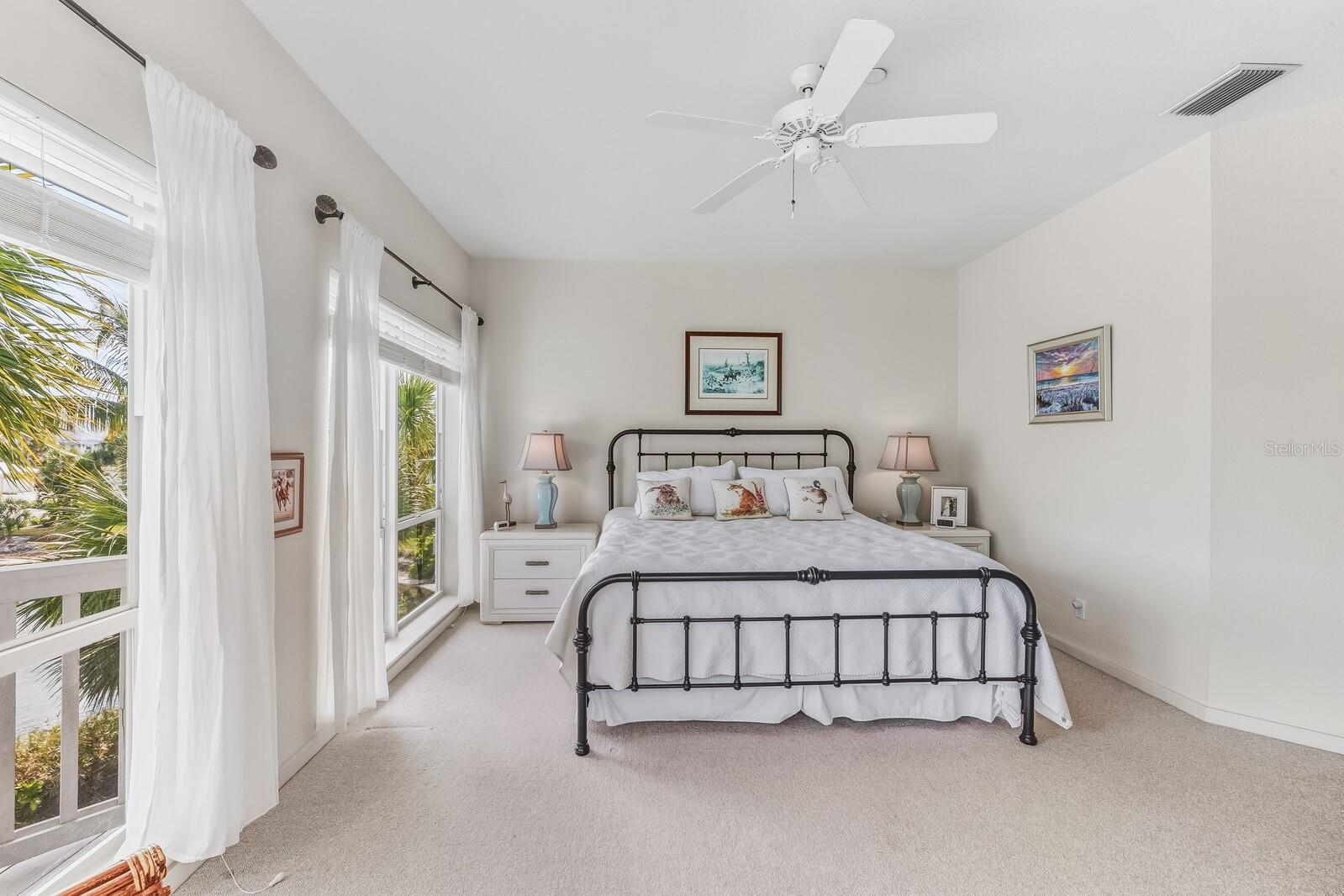 Image 14 of 39 For 809 Harbor Drive