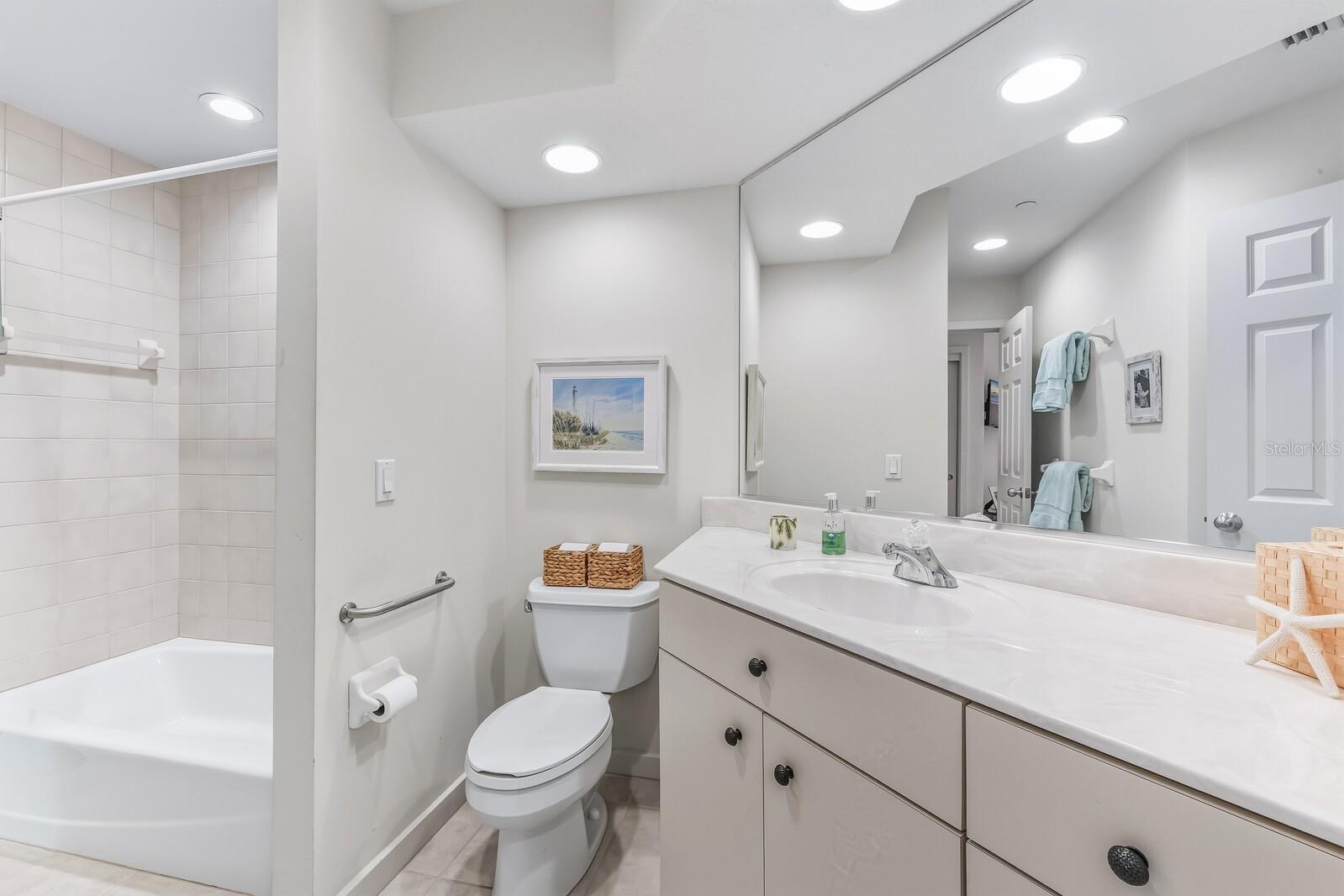 Image 16 of 39 For 809 Harbor Drive