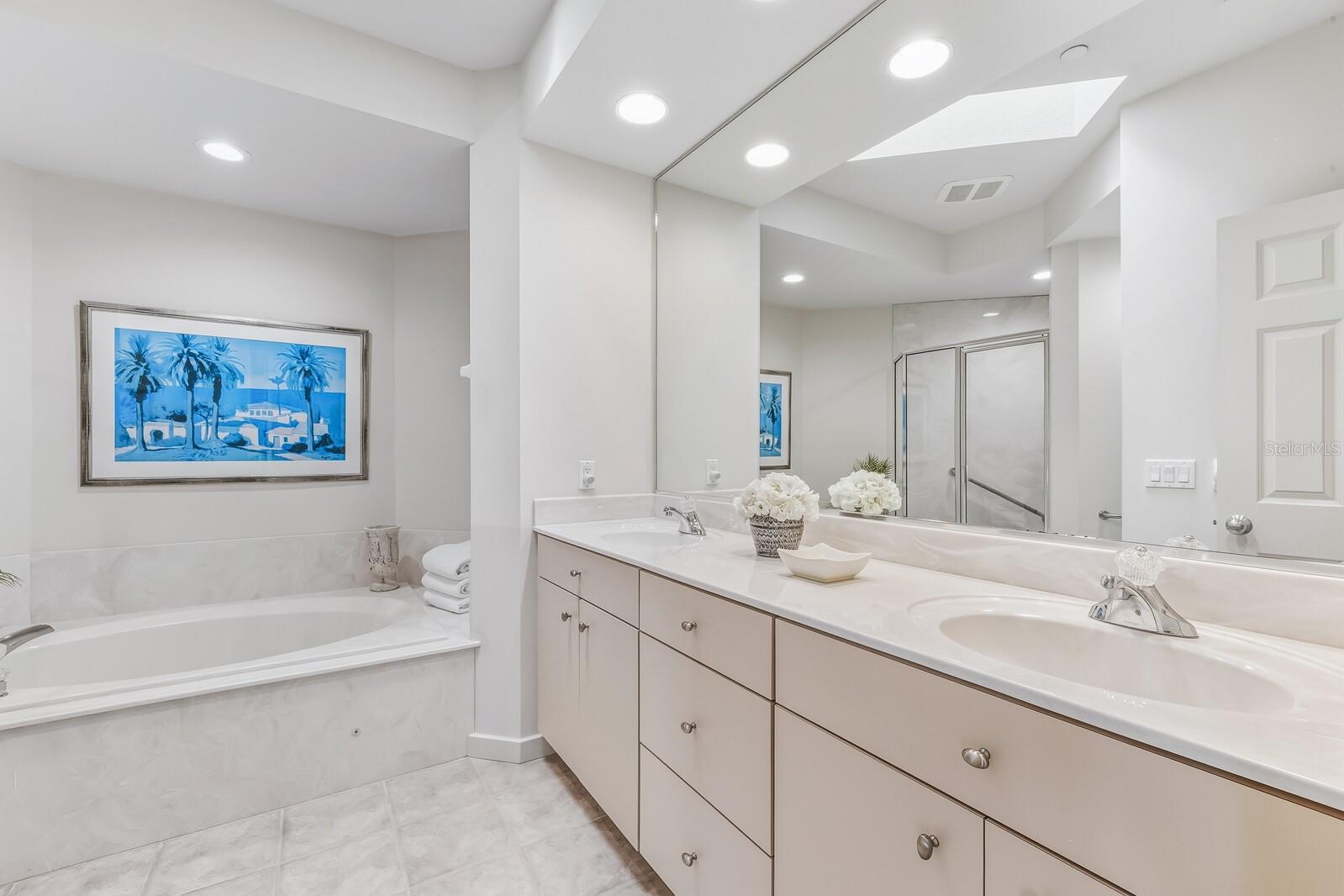 Image 18 of 39 For 809 Harbor Drive