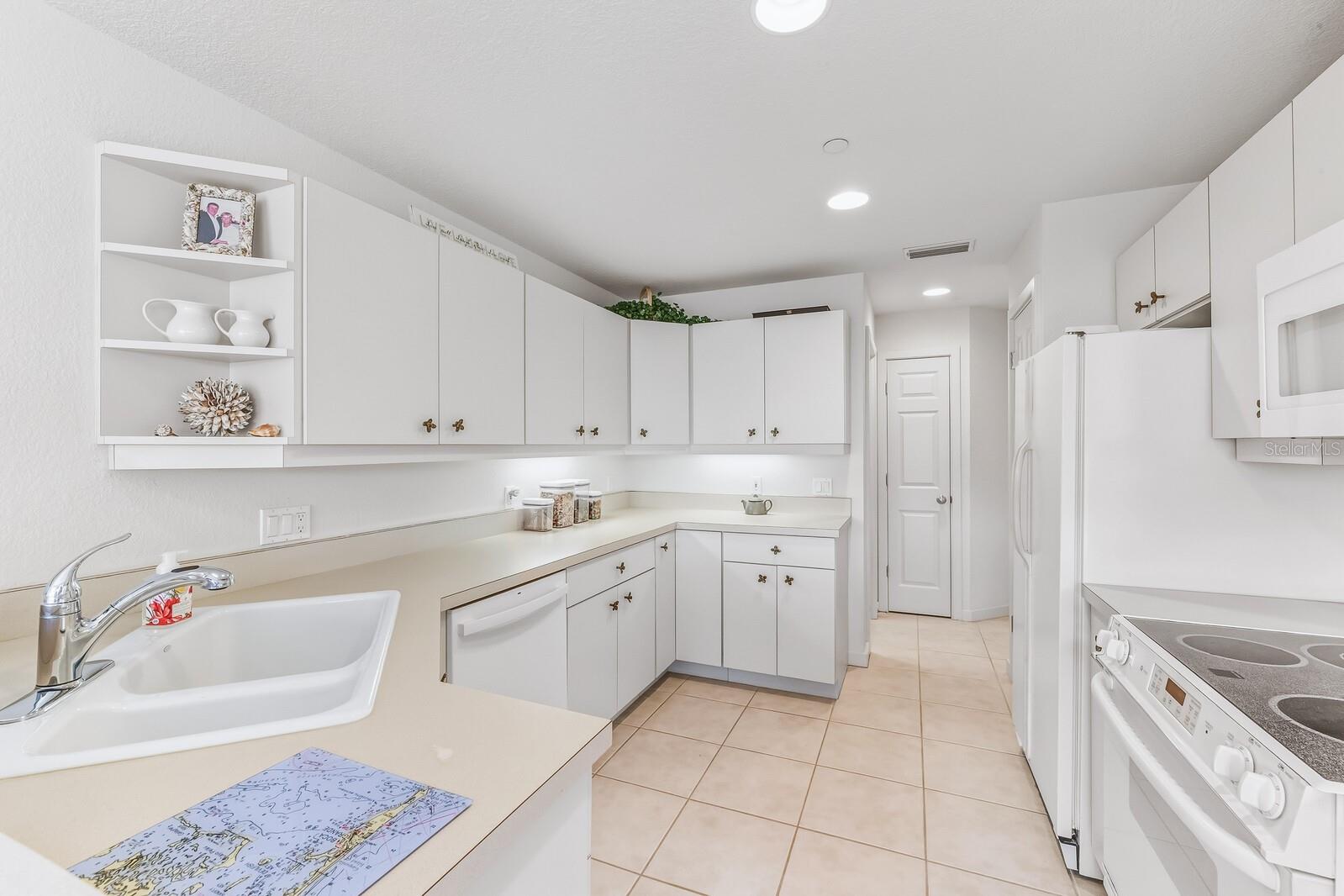 Image 8 of 39 For 809 Harbor Drive