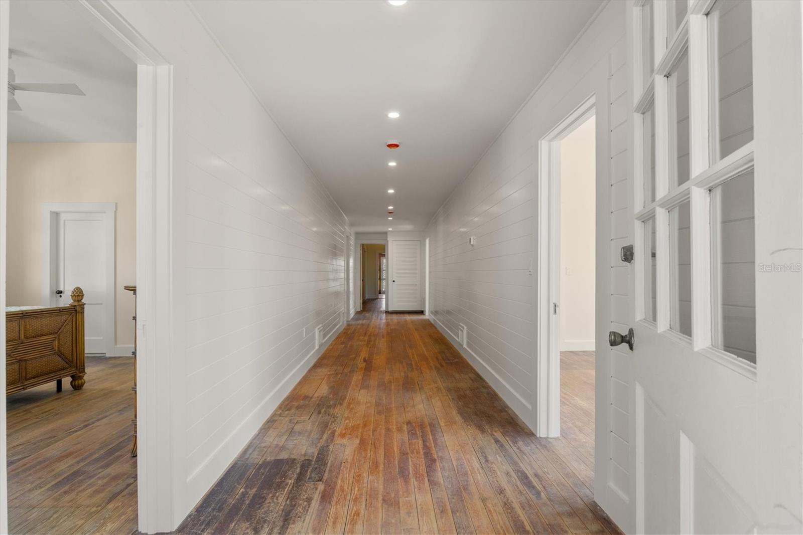 Image 10 of 39 For 260 Gilchrist Avenue