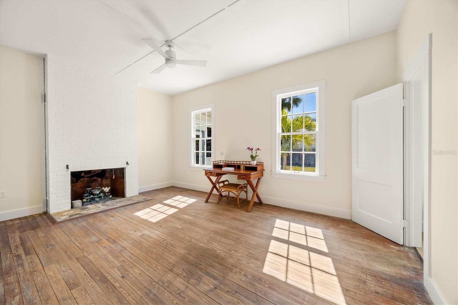 Image 13 of 39 For 260 Gilchrist Avenue