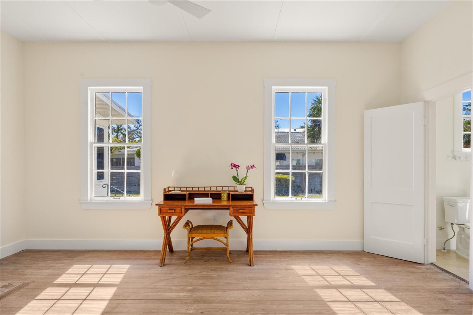 Image 14 of 39 For 260 Gilchrist Avenue