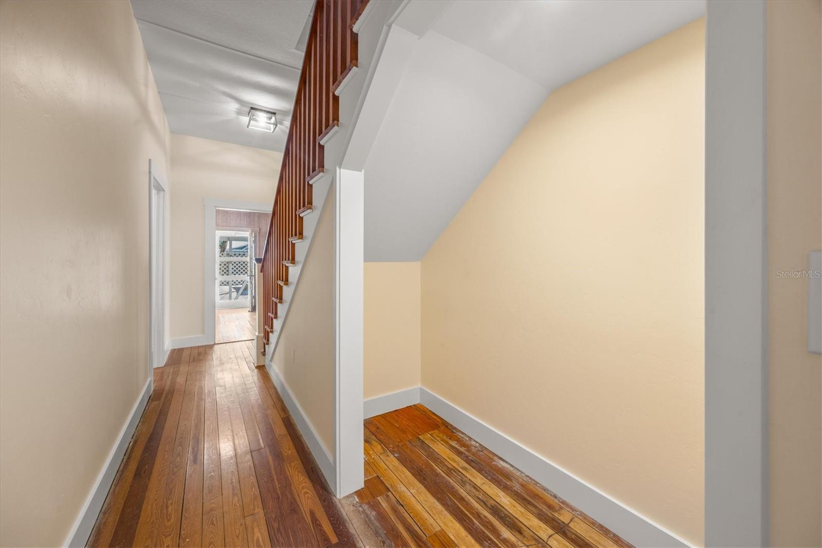 Image 16 of 39 For 260 Gilchrist Avenue