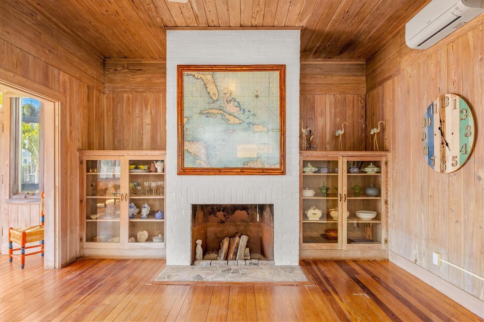 Image 17 of 39 For 260 Gilchrist Avenue