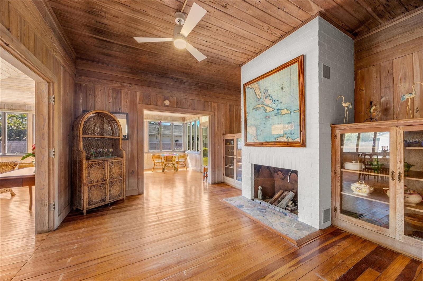 Image 18 of 39 For 260 Gilchrist Avenue