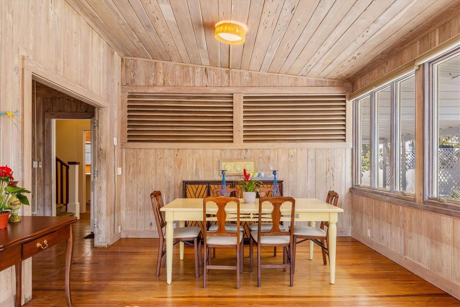 Image 19 of 39 For 260 Gilchrist Avenue