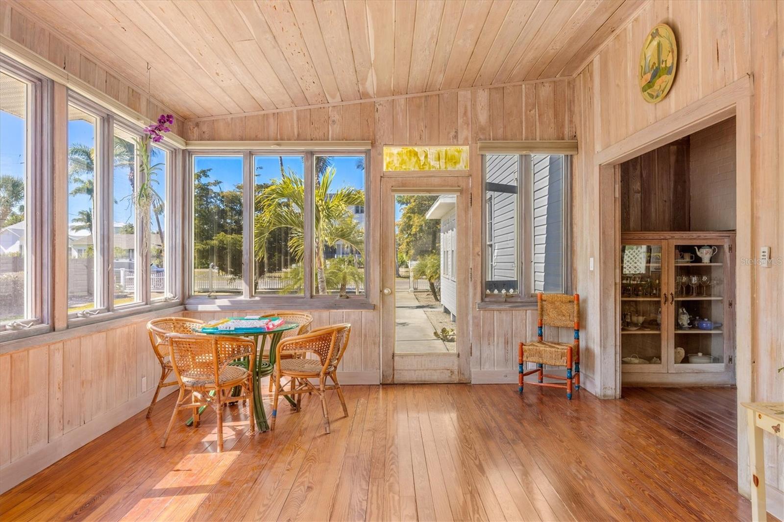 Image 21 of 39 For 260 Gilchrist Avenue