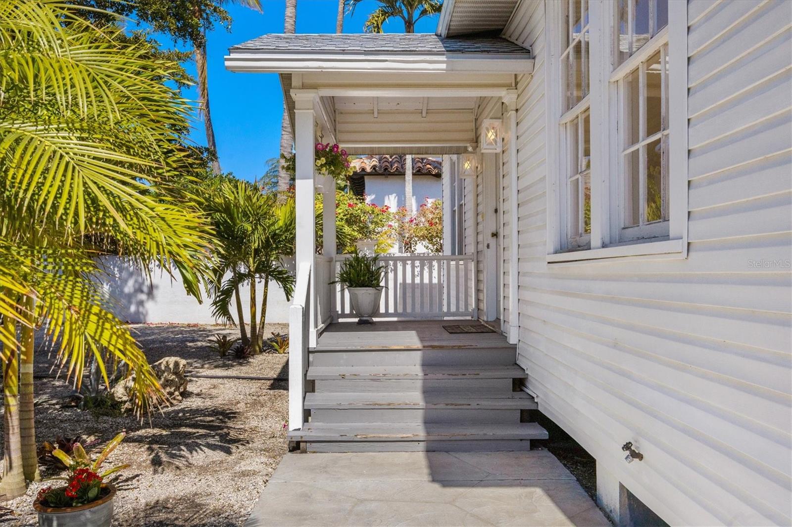 Image 7 of 39 For 260 Gilchrist Avenue