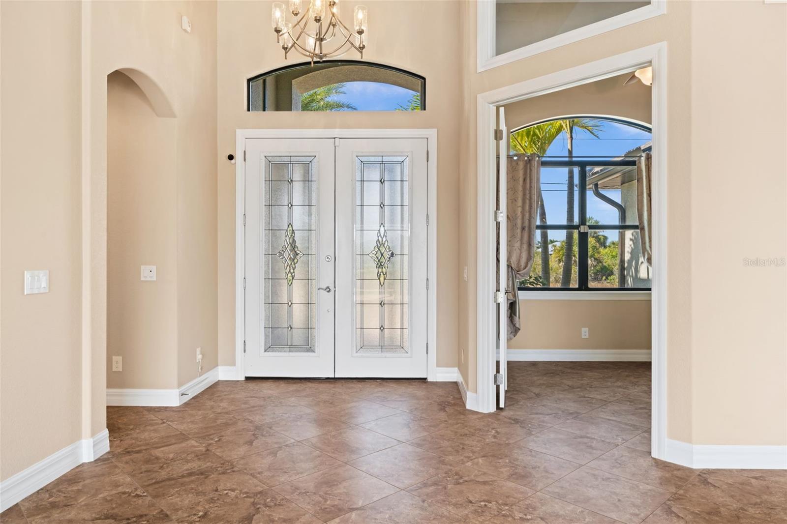 Image 14 of 43 For 8242 Tracy Circle