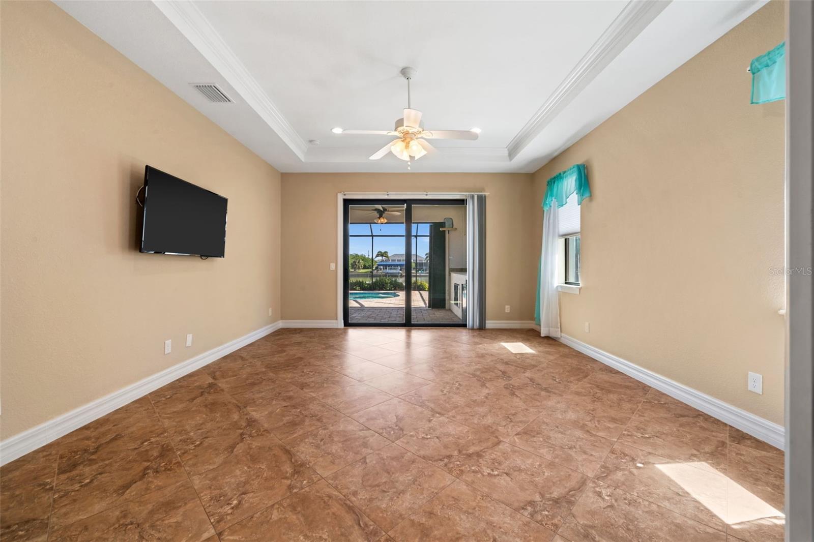 Image 15 of 43 For 8242 Tracy Circle