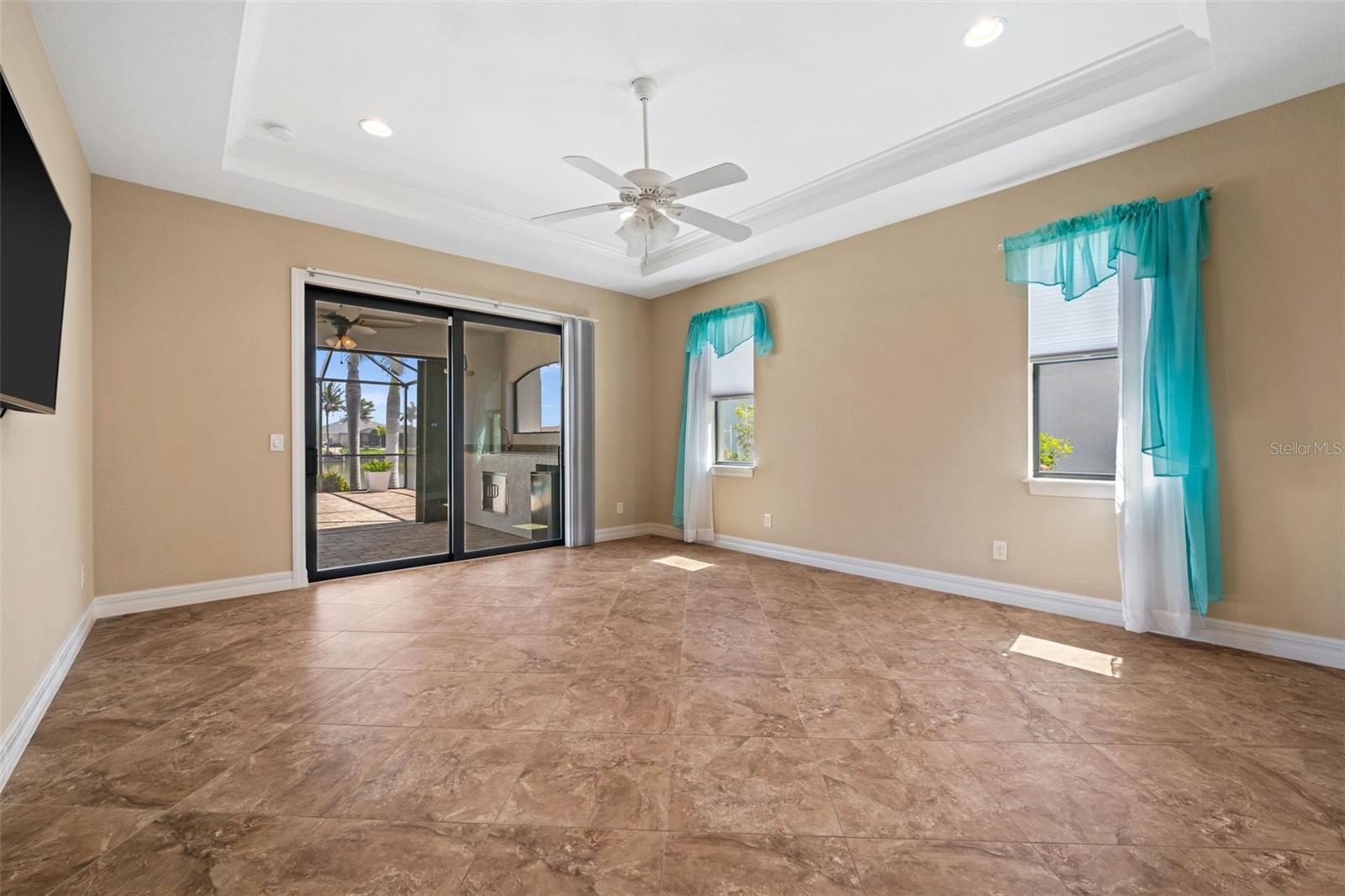 Image 16 of 43 For 8242 Tracy Circle