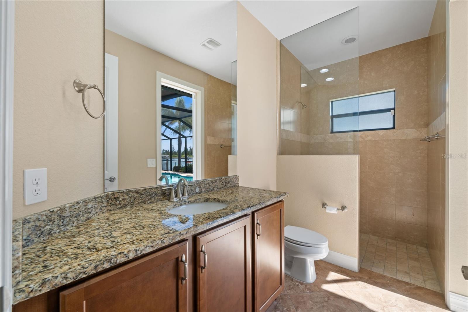 Image 24 of 43 For 8242 Tracy Circle