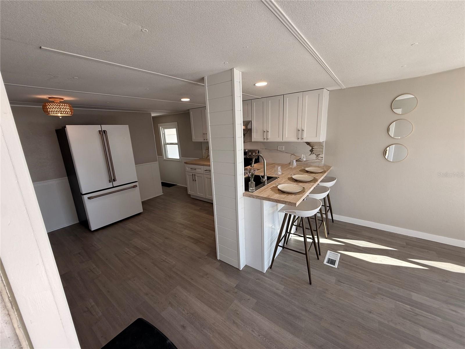 Image 8 of 19 For 1800 Englewood Road 136