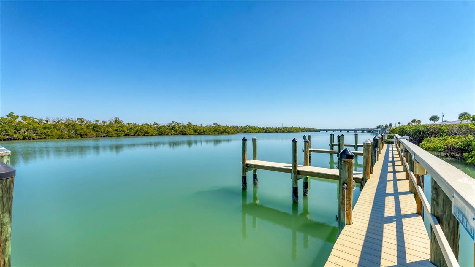 Image 36 of 55 For 2245 Beach Rd.  203