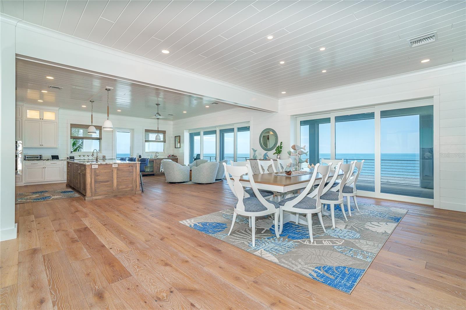 Listing photo id 12 for 391 Gulf Boulevard