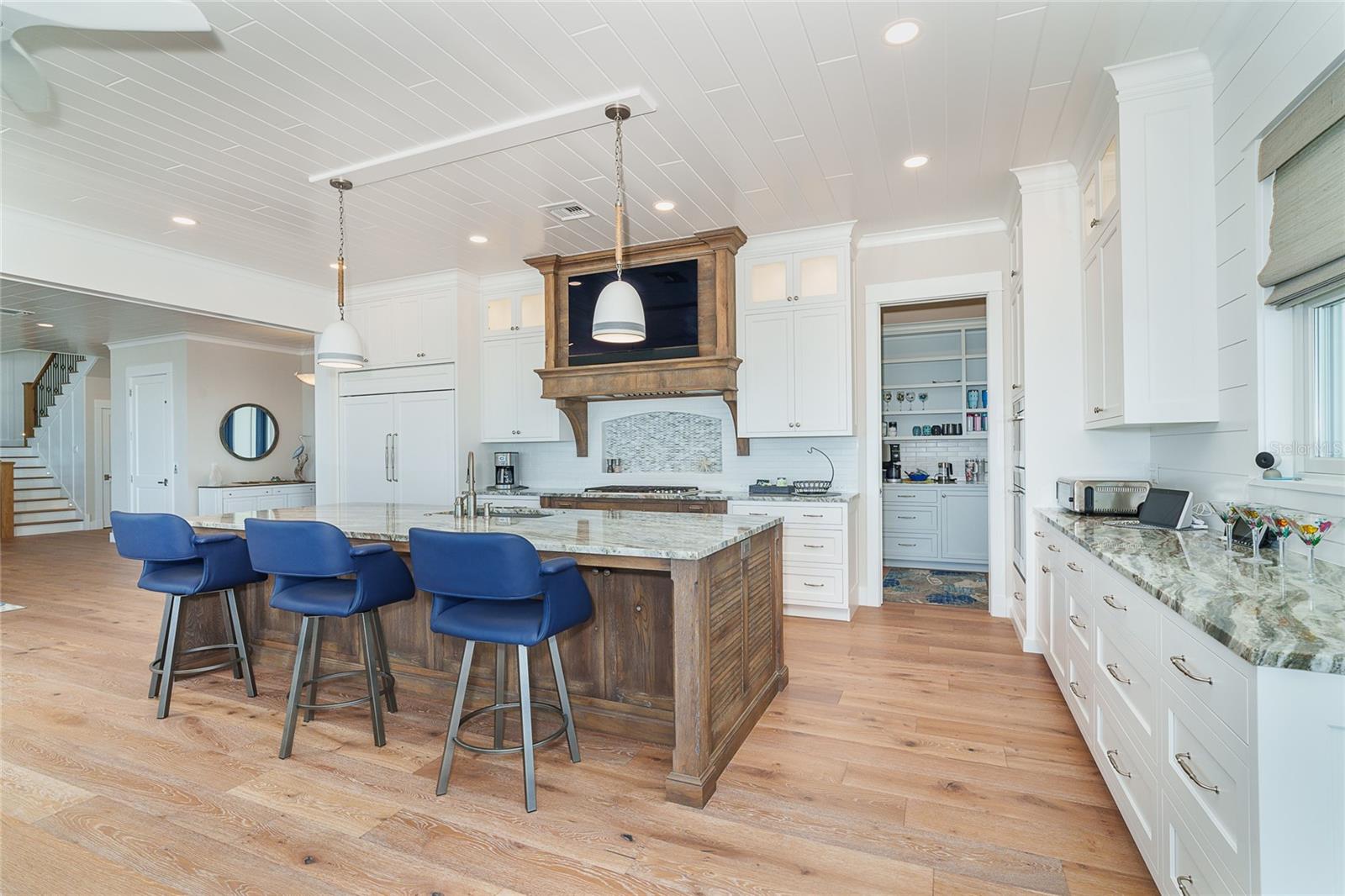 Listing photo id 28 for 391 Gulf Boulevard