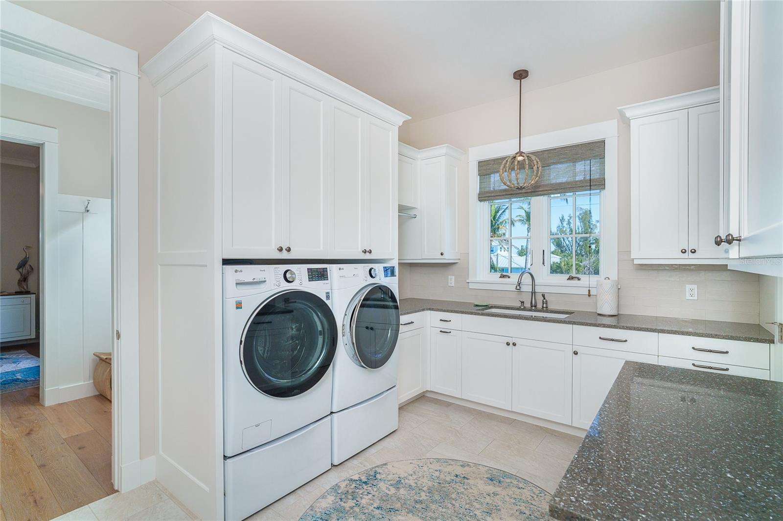 Listing photo id 35 for 391 Gulf Boulevard