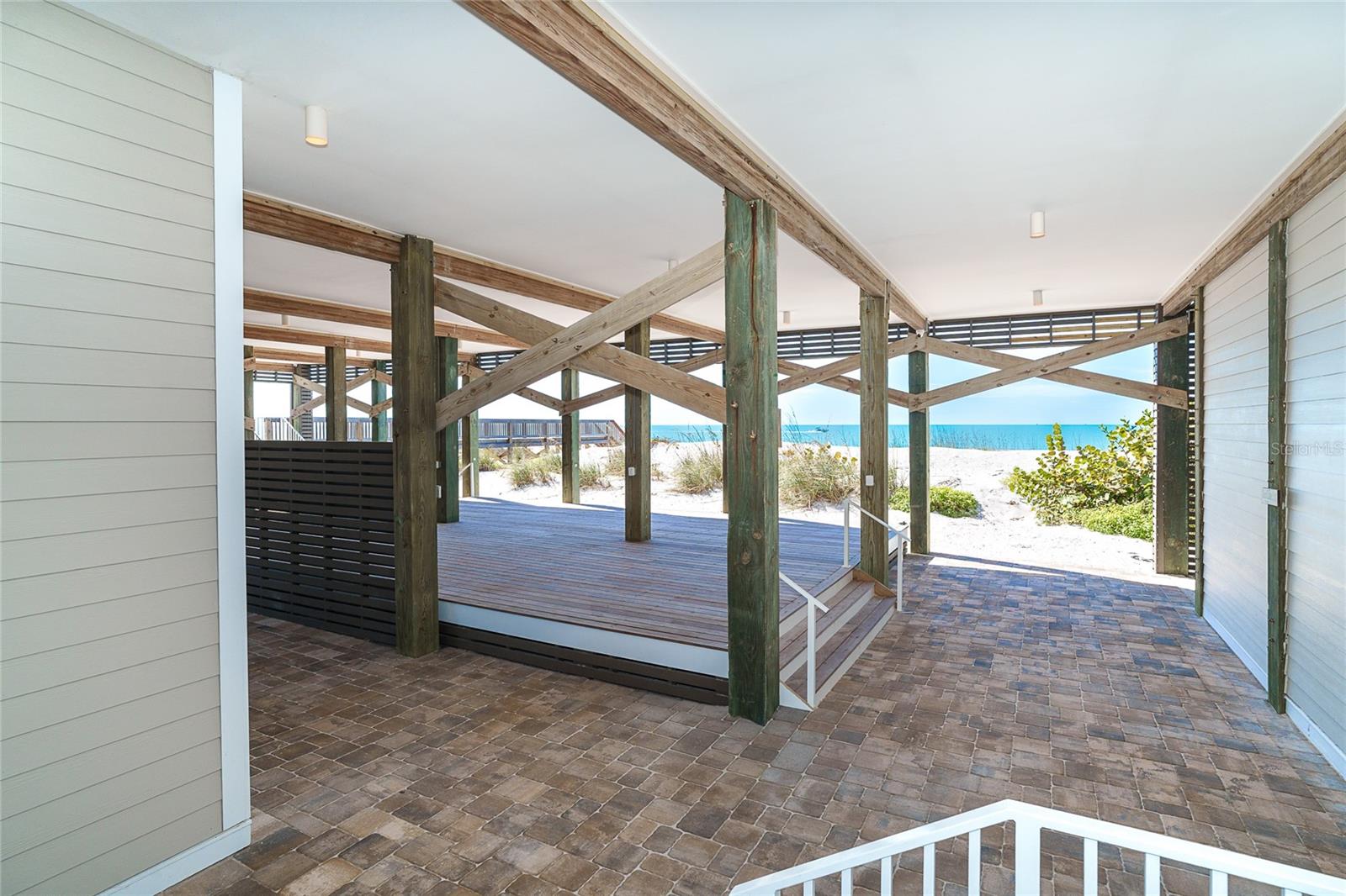 Listing photo id 59 for 391 Gulf Boulevard