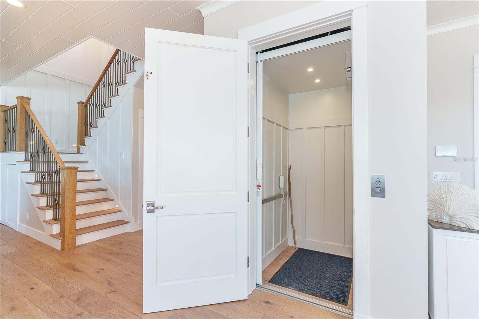 Listing photo id 5 for 391 Gulf Boulevard