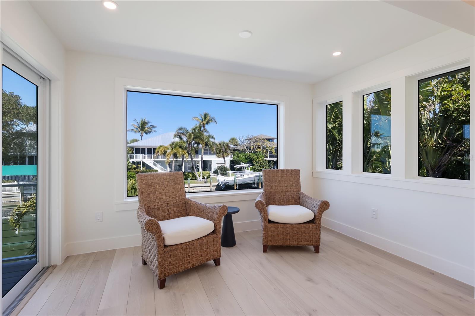 Image 14 of 49 For 204 Waterways Avenue