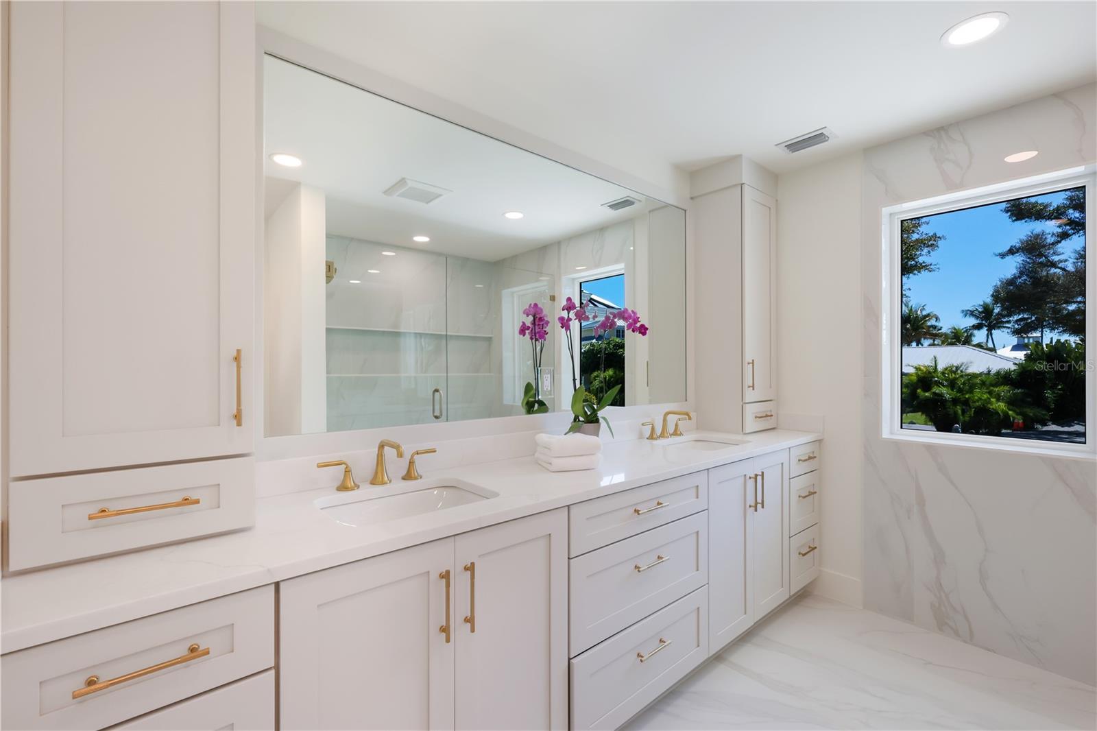 Image 15 of 49 For 204 Waterways Avenue