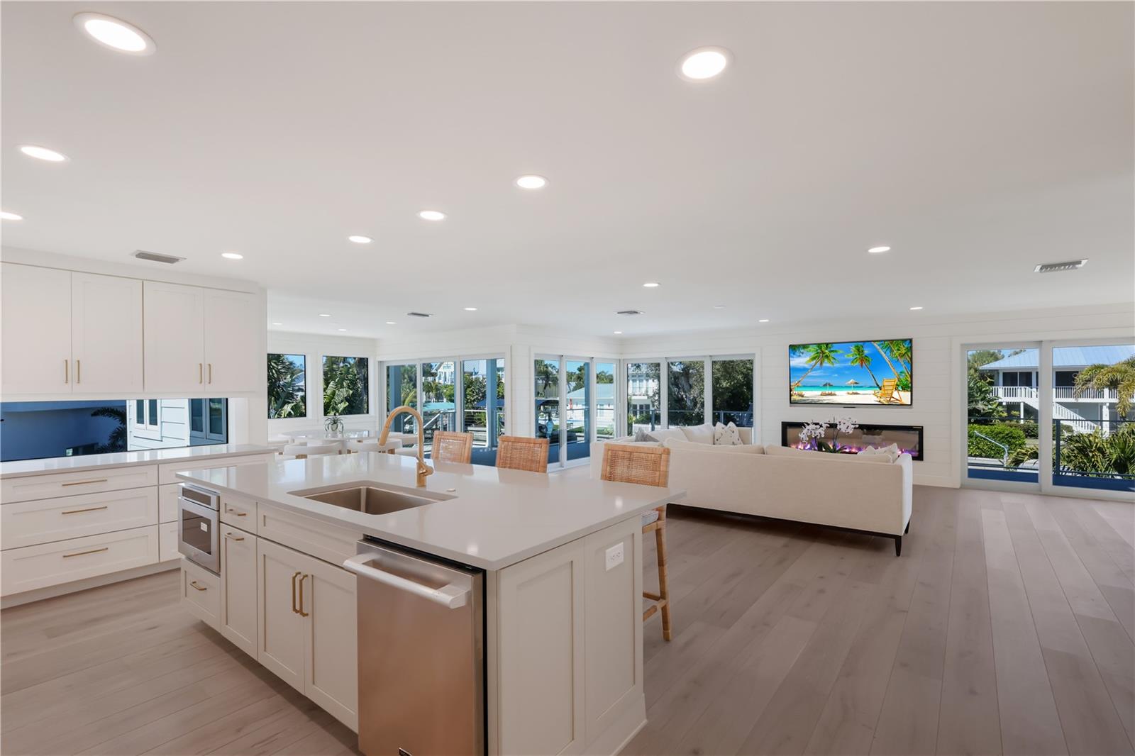 Image 3 of 49 For 204 Waterways Avenue