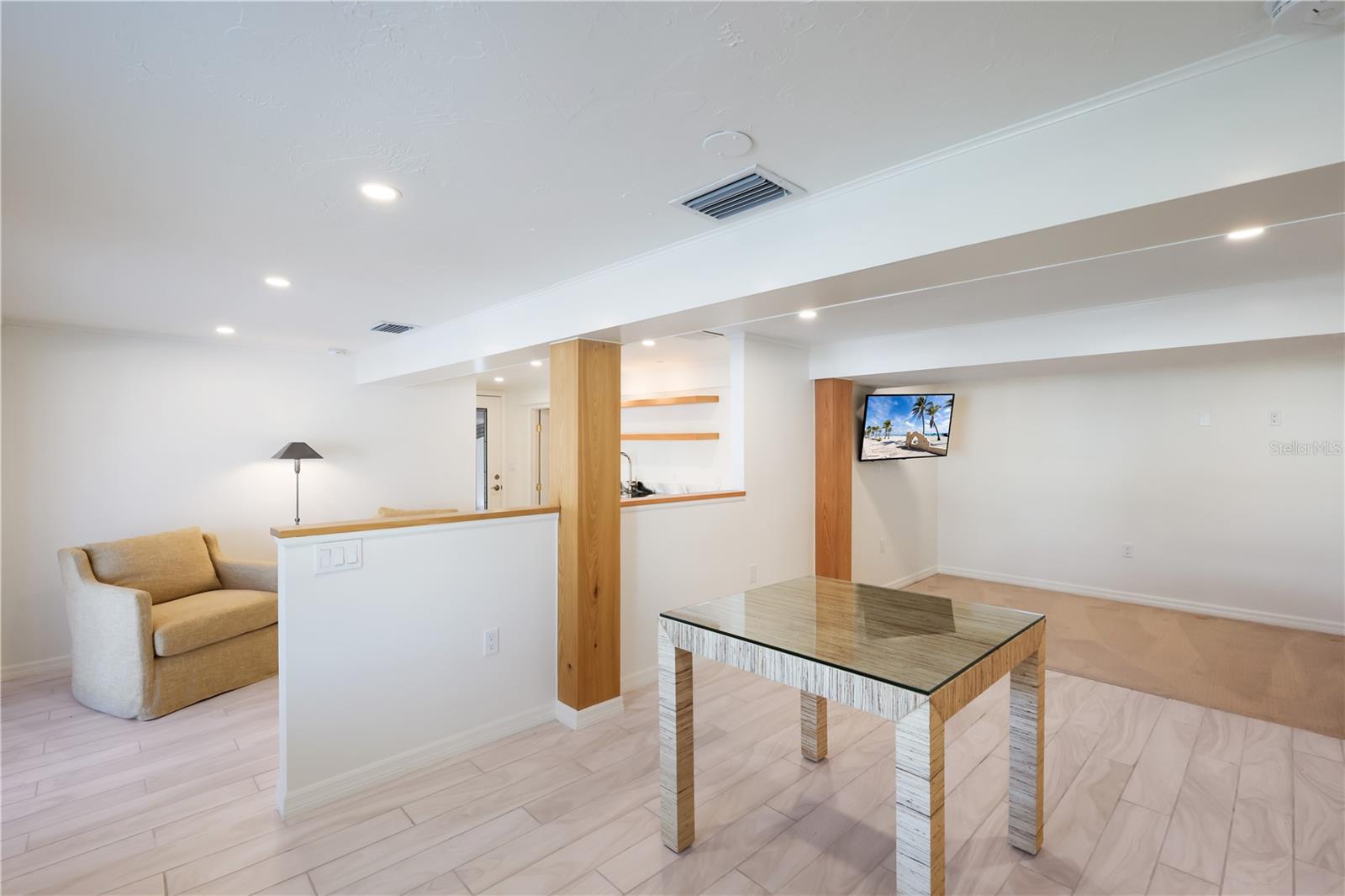 Image 30 of 49 For 204 Waterways Avenue